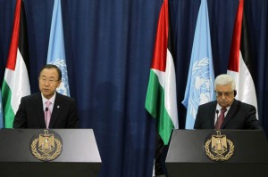 UN Secretary-General Ban Ki-moon and Palestinian Authority President Mahmoud Abbas during a joint press conference at Abbas’ headquarters in Ramallah, August 15, 2013.